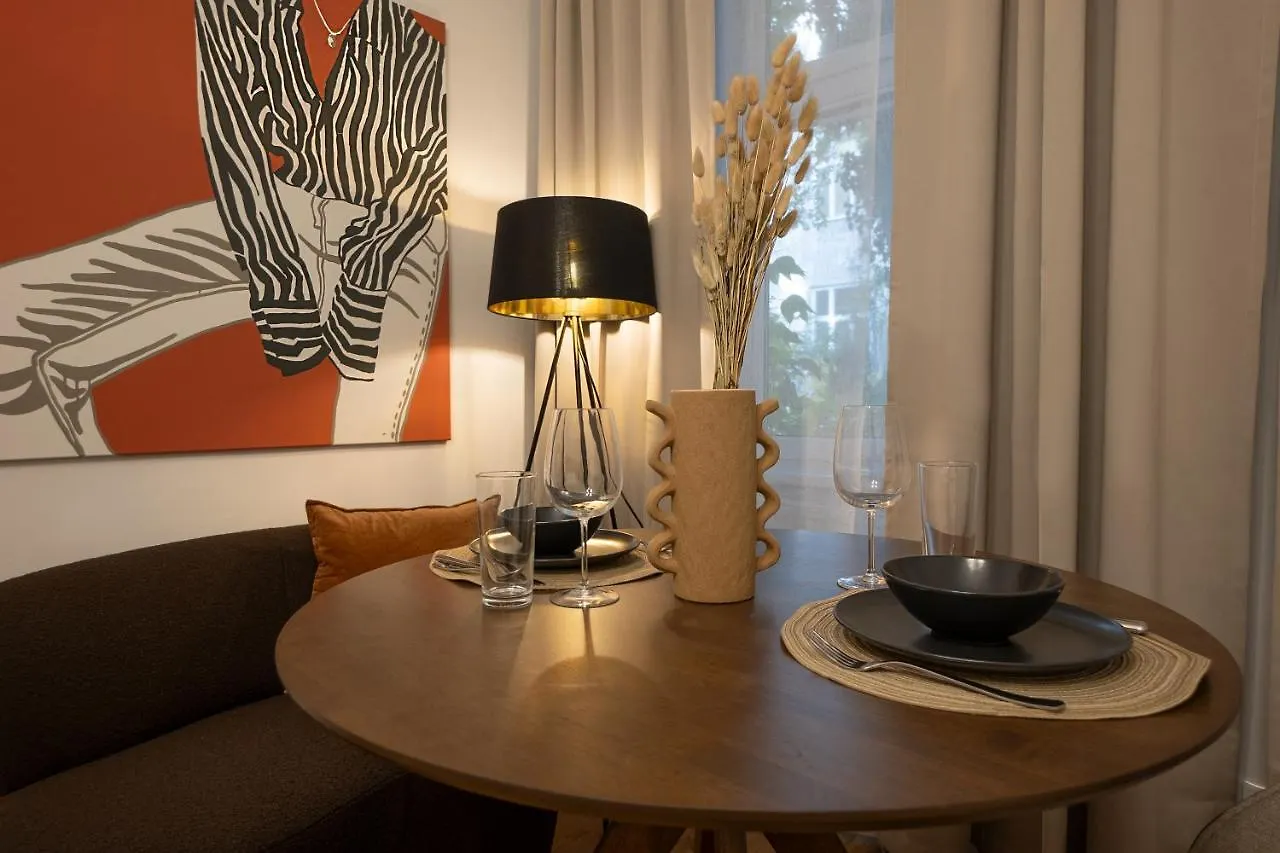 Stylish Central 1-Bedroom Apartment With A Terrace Viyana 0*,  Avusturya