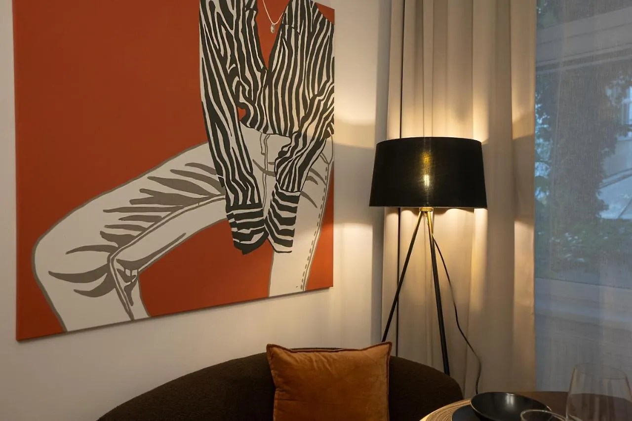 Stylish Central 1-Bedroom Apartment With A Terrace Viyana