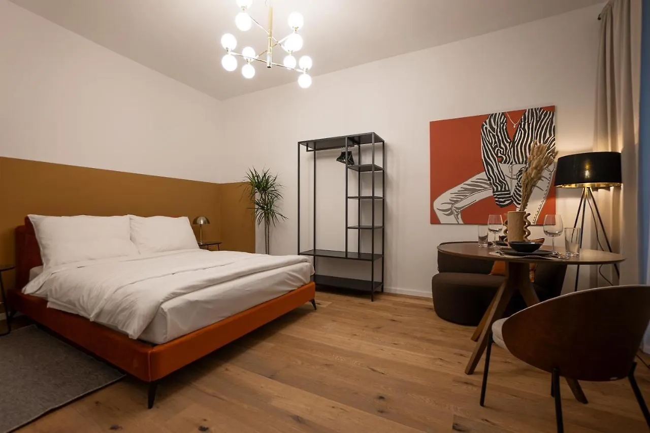 Stylish Central 1-Bedroom Apartment With A Terrace Viyana Avusturya