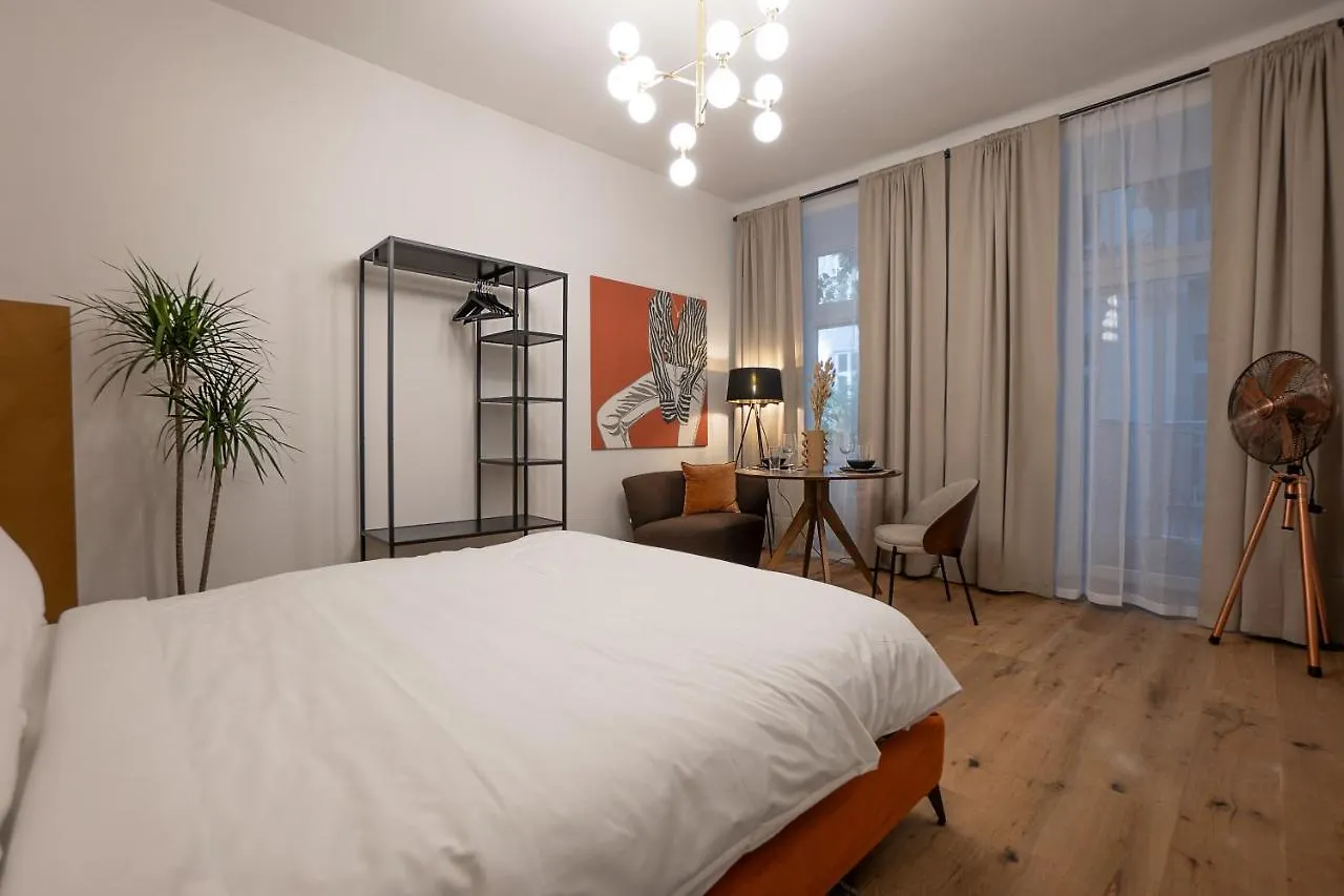 Stylish Central 1-Bedroom Apartment With A Terrace Viyana