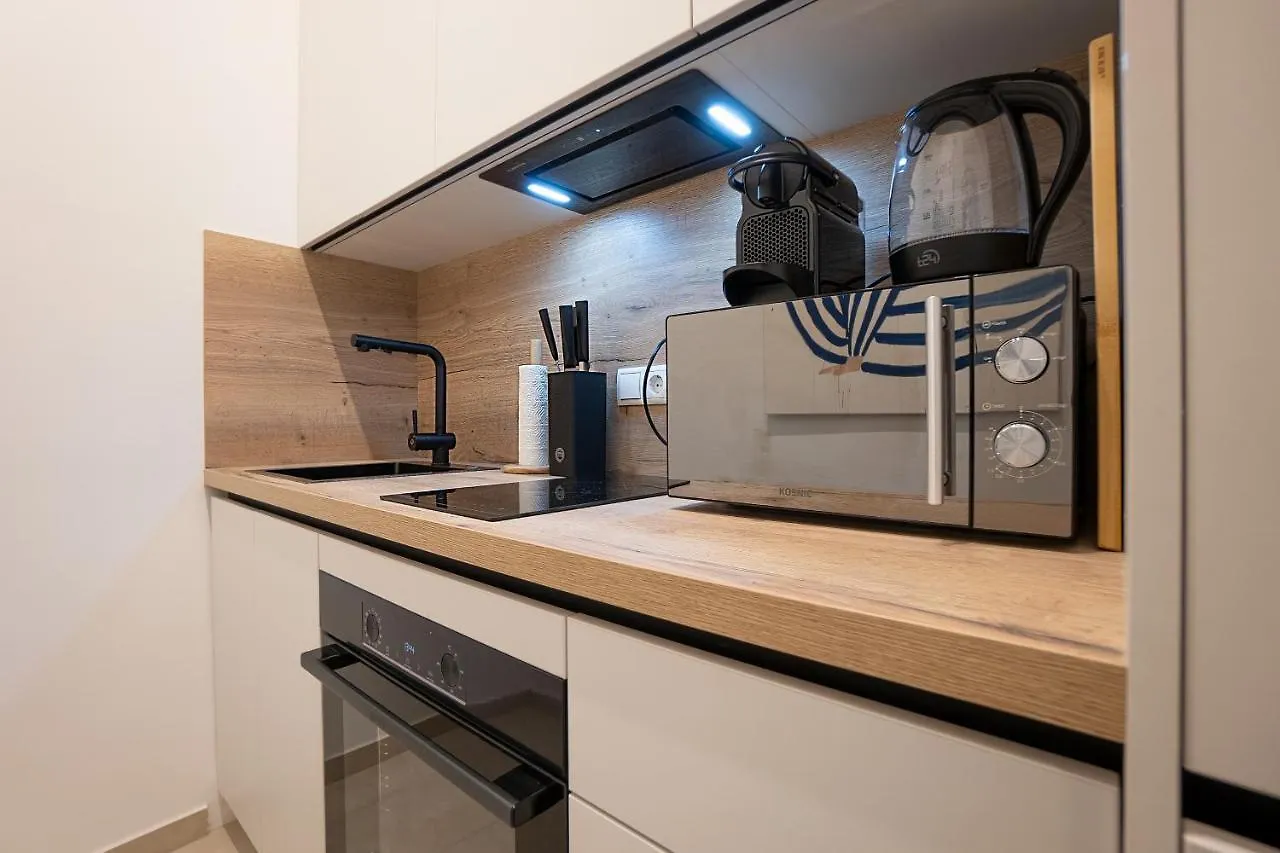 Stylish Central 1-Bedroom Apartment With A Terrace Viyana