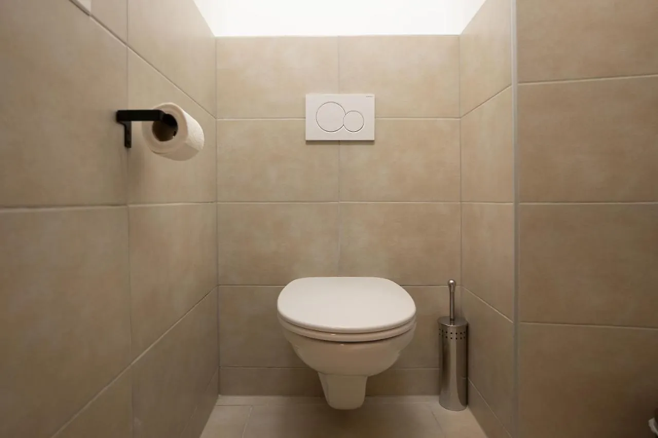 Stylish Central 1-Bedroom Apartment With A Terrace Viyana